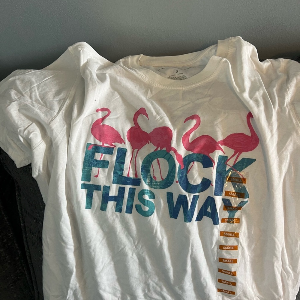 NWT Small flock this way tshirt